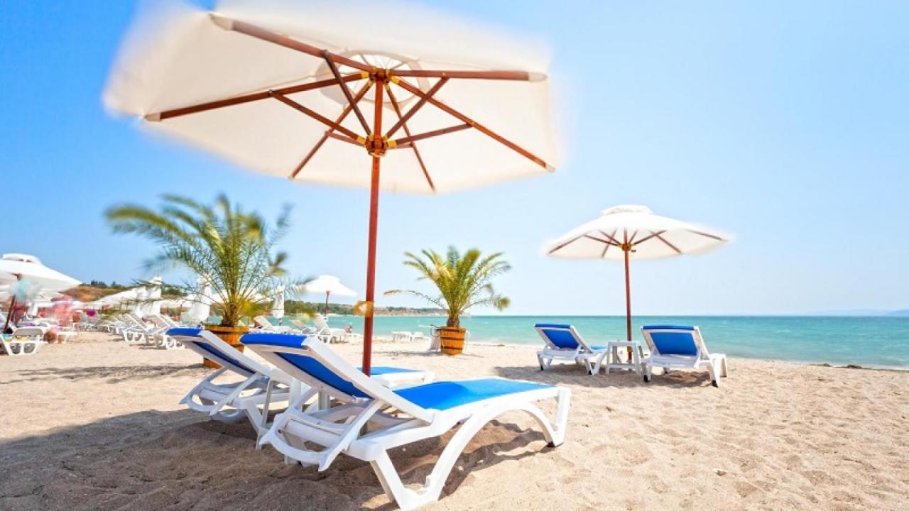 Design Studio In Atlantis Resort&Spa, Burgas Airport Экстерьер фото