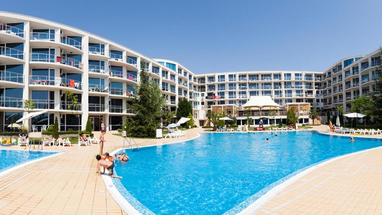 Design Studio In Atlantis Resort&Spa, Burgas Airport Экстерьер фото