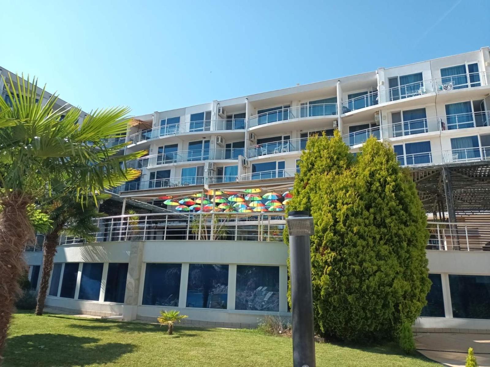 Design Studio In Atlantis Resort&Spa, Burgas Airport Экстерьер фото